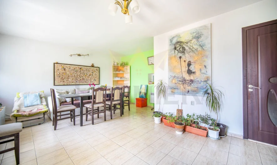Multifunktionales Ferienhaus mit gemütlichem Garten am Meer -  - snimka 2 - Imoti Premier