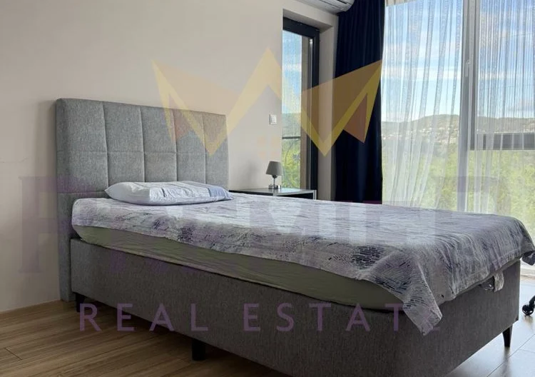 Напълно обзаведен четиристаен апартамент к.к Св. Константин и Елена - - снимка 11 - Имоти Премиер