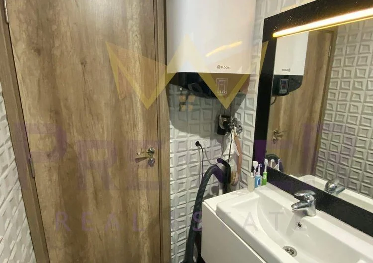 Напълно обзаведен тристаен апартамент - - снимка 11 - Имоти Премиер