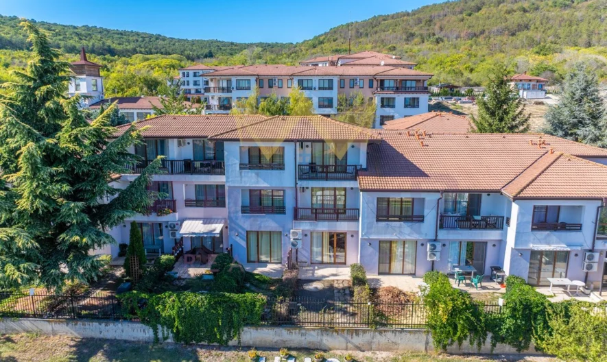 🌟 Напълно обзаведена и оборудвана триетажна къща в Harmony Hills, с. Рогачево! 🌿 - - снимка 16 - Имоти Премиер