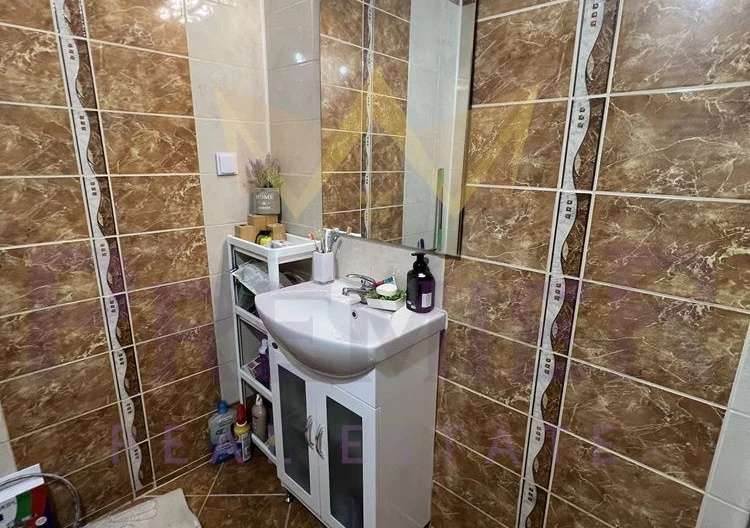 Невероятна къща с три спални и прекрасен двор - - снимка 20 - Имоти Премиер