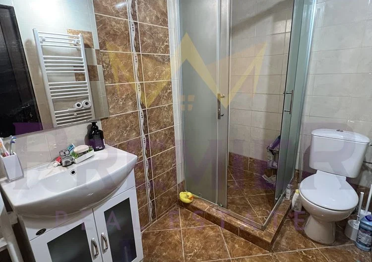 Невероятна къща с три спални и прекрасен двор - - снимка 21 - Имоти Премиер