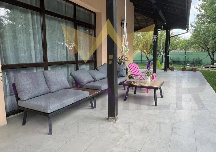 Невероятна къща с три спални и прекрасен двор - - снимка 23 - Имоти Премиер