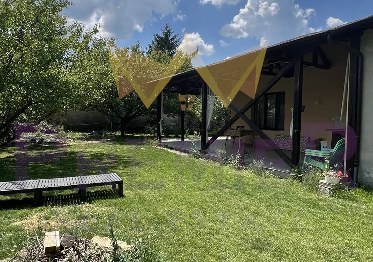 Невероятна къща с три спални и прекрасен двор - - снимка 24 - Имоти Премиер