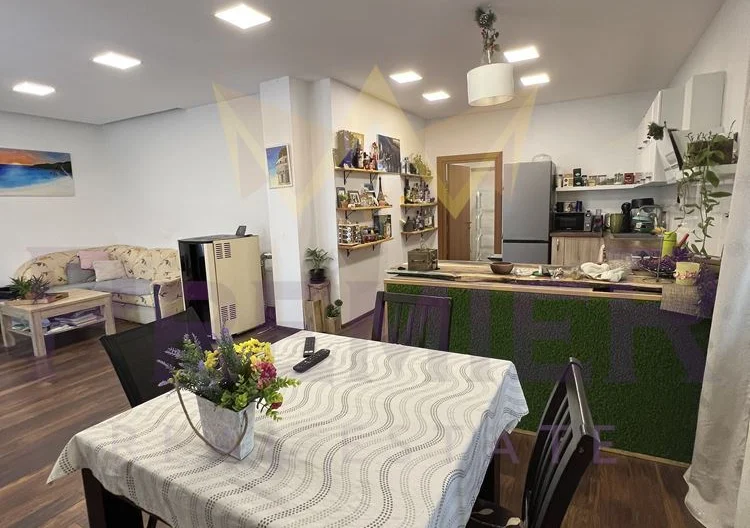 Невероятна къща с три спални и прекрасен двор - - снимка 7 - Имоти Премиер