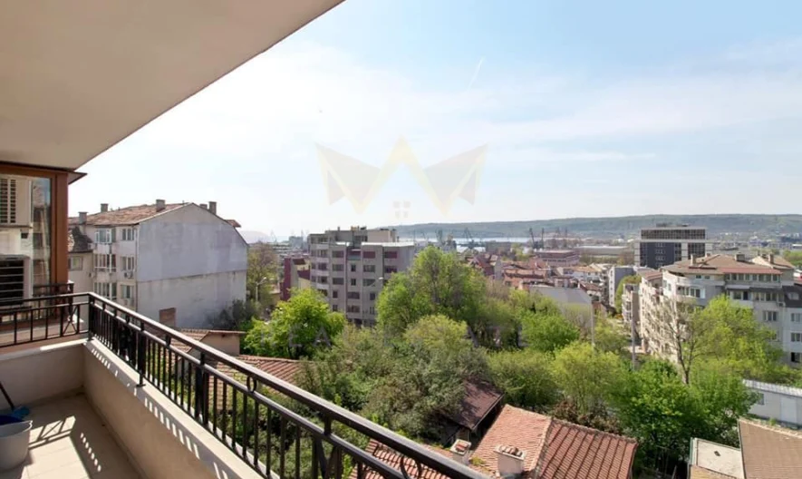 NEW SPACIOUS COZY AND WARM APARTMENT WITH SEA PANORAMA, CENTER -  - snimka 10 - Imoti Premier