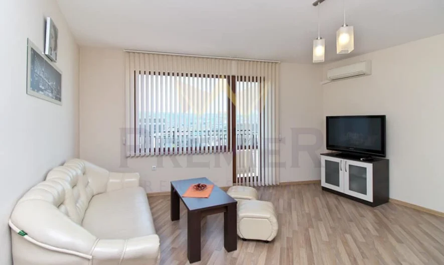 NEW SPACIOUS COZY AND WARM APARTMENT WITH SEA PANORAMA, CENTER -  - snimka 2 - Imoti Premier
