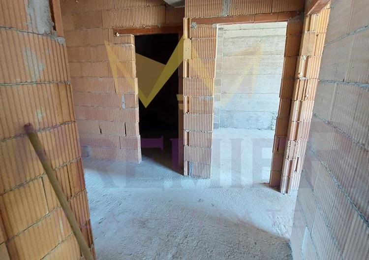 Ново сторителство тристаен на среден етаж Широк център Варна - - снимка 7 - Имоти Премиер