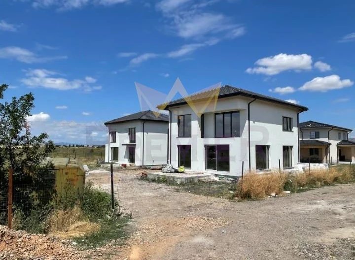 Новопостроена еднофамилна къща в гр.Костинброд -  - снимка 1 - Имоти Премиер