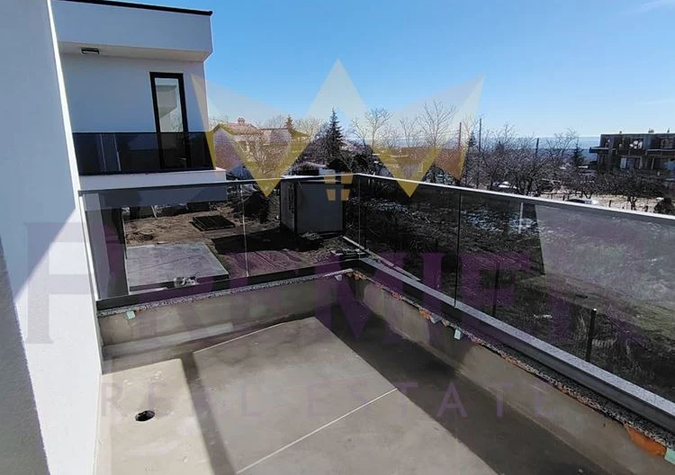 НОВОПОСТРОЕНА КЪЩА НА 60 МЕТРА ОТ ГЛАВНИЯ ПЪТ – БОРОВЕЦ ЮГ, ВАРНА -  - снимка 17 - Имоти Премиер