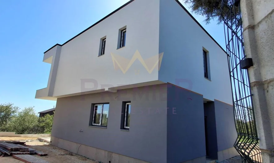 НОВОПОСТРОЕНА КЪЩА НА 60 МЕТРА ОТ ГЛАВНИЯ ПЪТ – БОРОВЕЦ ЮГ, ВАРНА -  - снимка 4 - Имоти Премиер