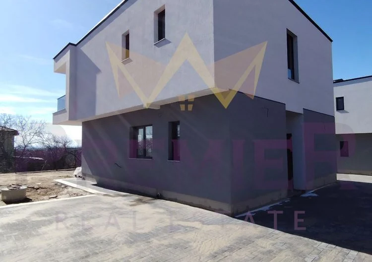 НОВОПОСТРОЕНА КЪЩА НА 60 МЕТРА ОТ ГЛАВНИЯ ПЪТ – БОРОВЕЦ ЮГ, ВАРНА -  - снимка 5 - Имоти Премиер