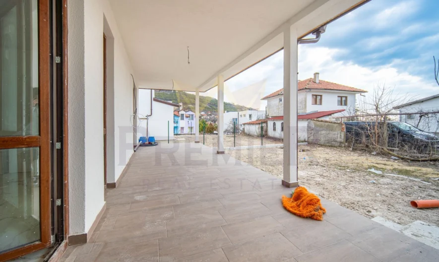 Новопостроена къща с красива морска панорама в град Балчик ! - - снимка 26 - Имоти Премиер