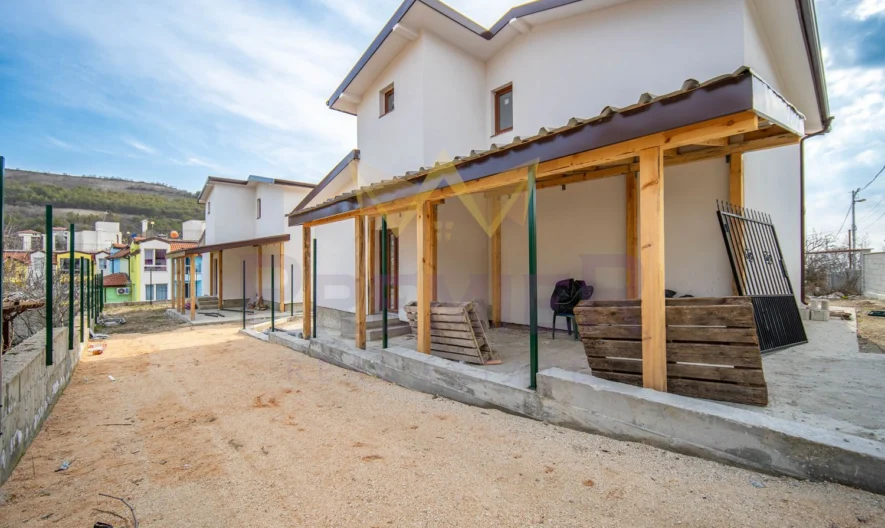 Новопостроена къща с красива морска панорама в град Балчик ! - - снимка 4 - Имоти Премиер