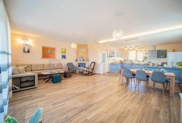 Агенция за недвижими имоти - Имоти Премиер - имот - 1105835, Цена: 235000 EUR