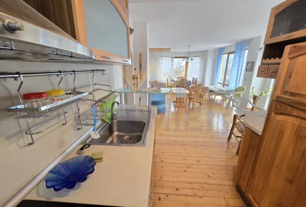 Обява за имот 1172191, Площ: 295 м<sup>2</sup>, Цена: 260000 EUR - Имоти Премиер