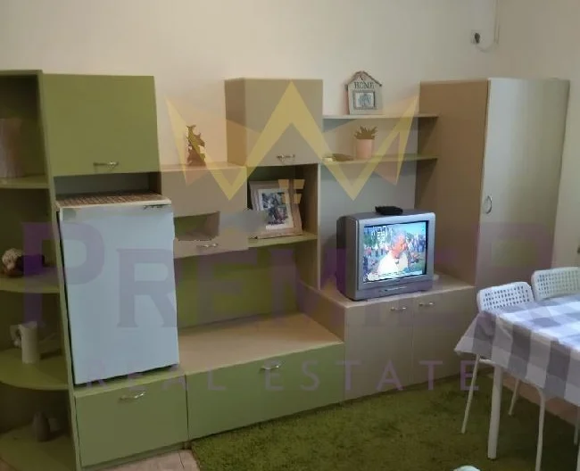 ОБЗАВЕДЕН АПАРТАМЕНТ С ПАРКОМЯСТО - - снимка 2 - Имоти Премиер