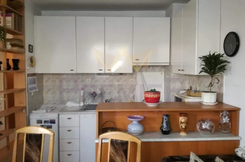 ОБЗАВЕДЕН ДВУСТАЕН АПАРТАМЕНТ ЛЯТНО КИНО - - снимка 2 - Имоти Премиер