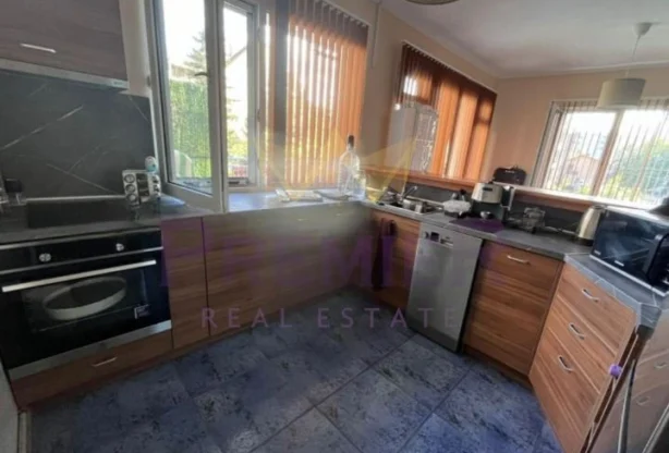 Агенция за недвижими имоти - Имоти Премиер - имот - 989634, Цена: 349999 EUR