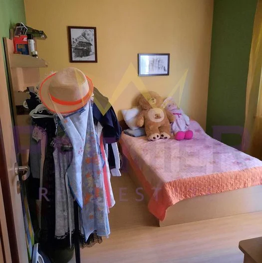 ОБЗАВЕДЕН ПРОСТОРЕН ТРИСТАЕН АПАРТАМЕНТ АСПАРУХОВО -  - снимка 8 - Имоти Премиер