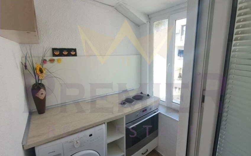 ОБЗАВЕДЕН ТРИСТАЕН АПАРТАМЕНТ НЕПТУН - - снимка 4 - Имоти Премиер