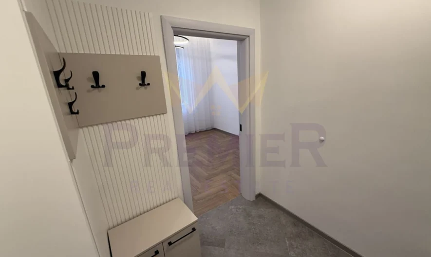 Обзаведен тристаен апартамент в Център - - снимка 17 - Имоти Премиер