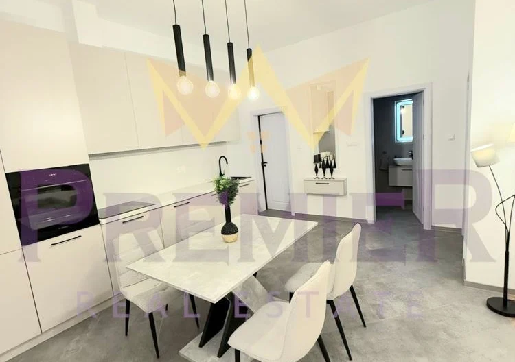 Обзаведен тристаен апартамент в Център -  - снимка 6 - Имоти Премиер