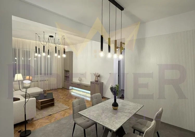 Обзаведен тристаен апартамент в Център - - снимка 8 - Имоти Премиер