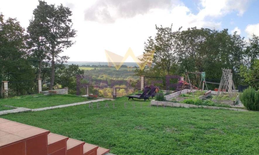 Обзаведена двуетажна къща, м-т Перчемлията, гр. Варна - - снимка 18 - Имоти Премиер