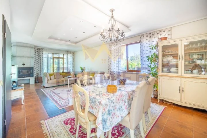 Обзаведена двуетажна къща, м-т Перчемлията, гр. Варна - - снимка 5 - Имоти Премиер