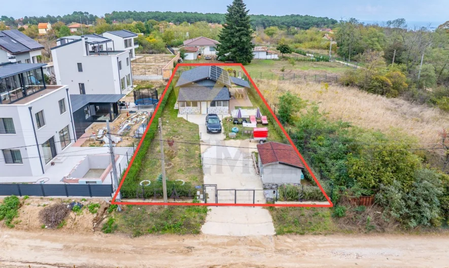 Обзаведена къща с 3 спални м-ст Боровец-Юг гр. Варна -  - снимка 14 - Имоти Премиер