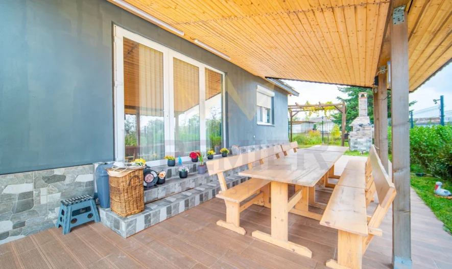 Обзаведена къща с 3 спални м-ст Боровец-Юг гр. Варна -  - снимка 15 - Имоти Премиер