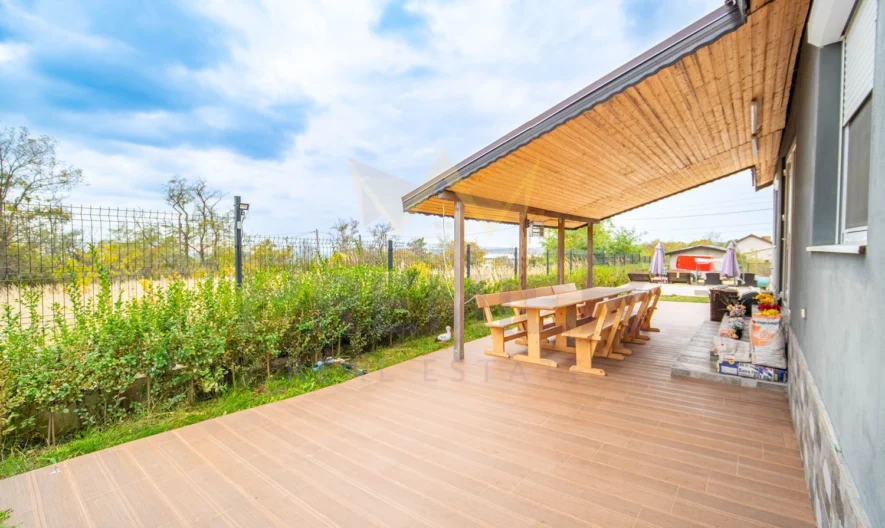 Обзаведена къща с 3 спални м-ст Боровец-Юг гр. Варна - - снимка 17 - Имоти Премиер