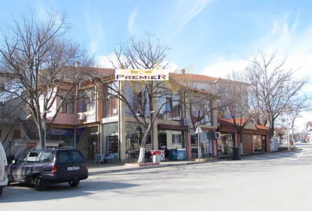 Real Estate Agency - Imoti Premier - imot - 724100, Price: 84784 EUR