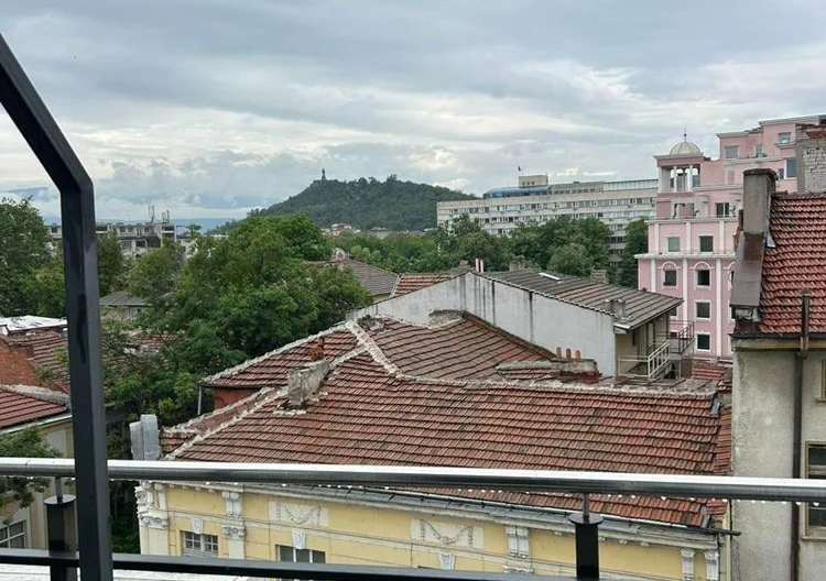 Офис на Главната улица в центъра - - снимка 2 - Имоти Премиер