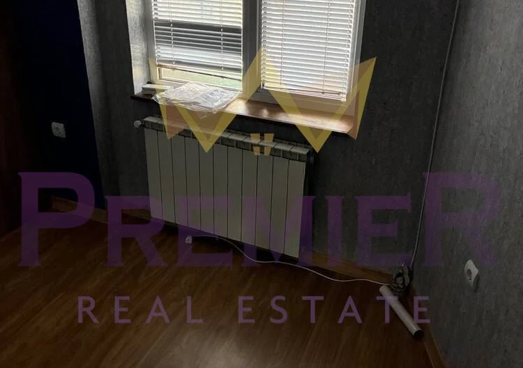 Офис на първи етаж  в супер център -  - снимка 3 - Имоти Премиер