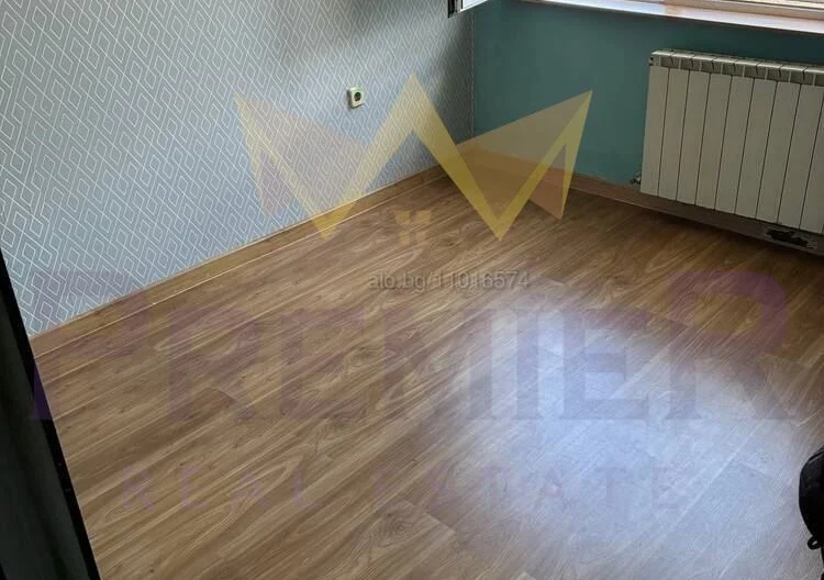 Офис на първи етаж  в супер център -  - снимка 4 - Имоти Премиер