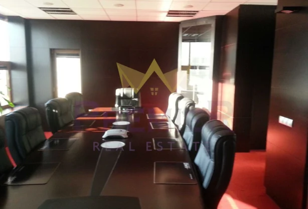 Агенция за недвижими имоти - Имоти Премиер - имот - 712201, Цена: 1230000 EUR