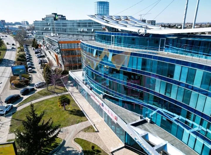 Офис в Бизнес Сграда Кондрос - - снимка 1 - Имоти Премиер