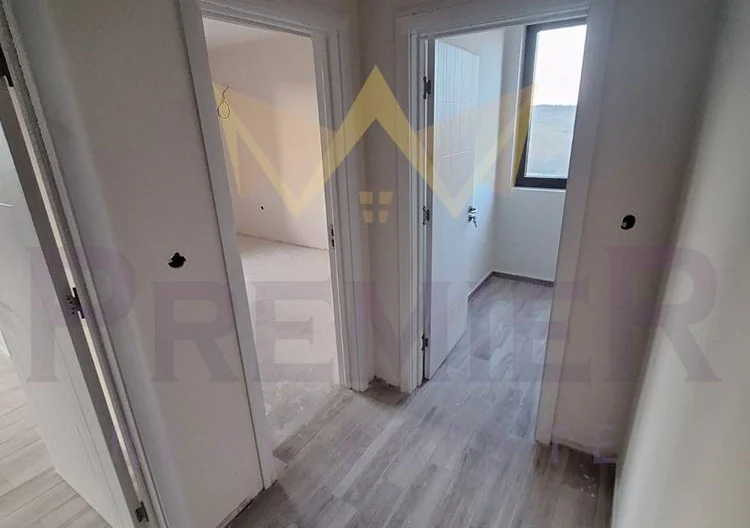 Отличен семеен тристаен апартамент с просторни стаи – Меден Рудник -  - снимка 3 - Имоти Премиер