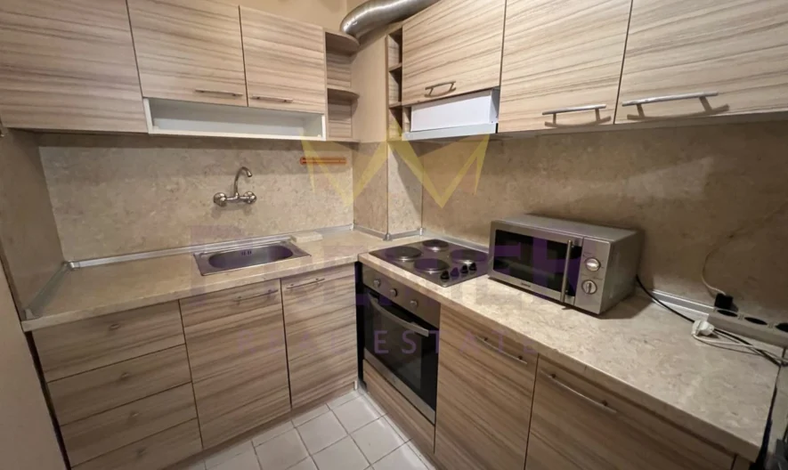 ОТЛИЧНО ОБЗАВЕДЕН ДВУСТАЕН АПАРТАМЕНТ ЦЕНТЪР - - снимка 1 - Имоти Премиер