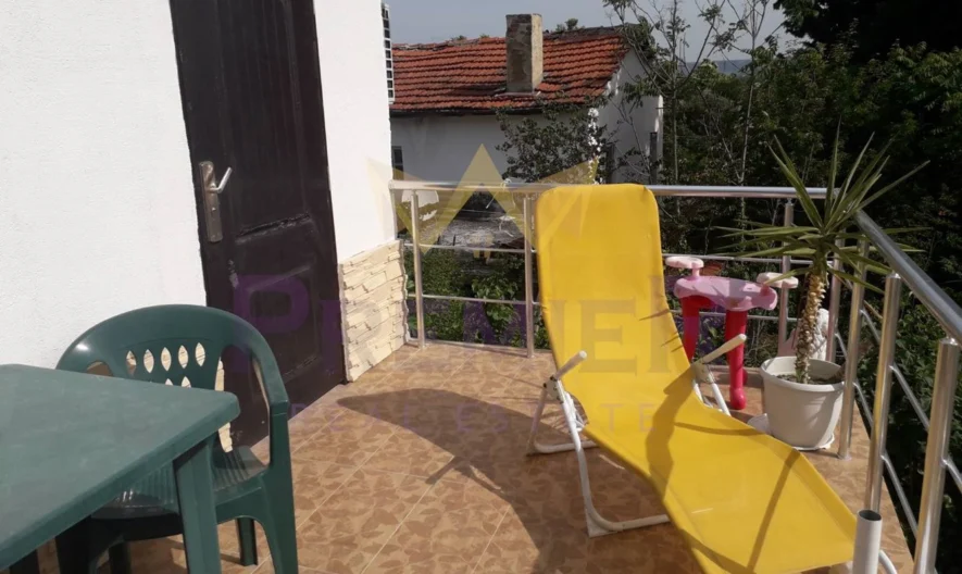 Отремонтирана къща със собствен парцел в центъра на Кранево - - снимка 13 - Имоти Премиер