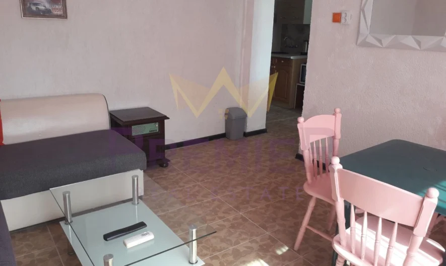 Отремонтирана къща със собствен парцел в центъра на Кранево - - снимка 2 - Имоти Премиер