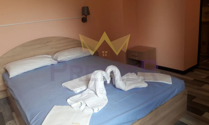 Отремонтирана къща със собствен парцел в центъра на Кранево - - снимка 7 - Имоти Премиер