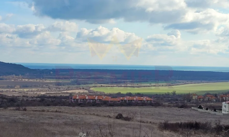 Панорамен Парцел в регулуция и разрешение за строеж - - снимка 1 - Имоти Премиер