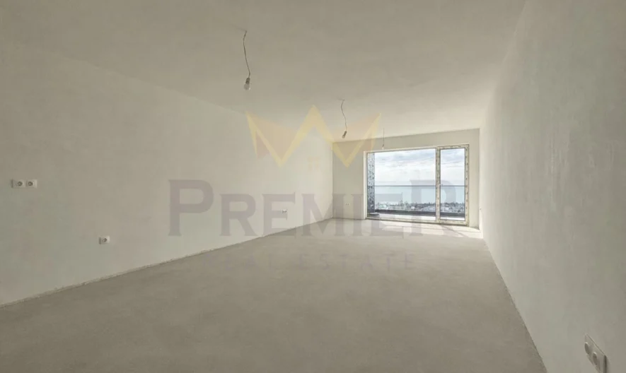 Панорамен тристаен апартамент до КЛЮЧ , кв. Бриз - - снимка 1 - Имоти Премиер