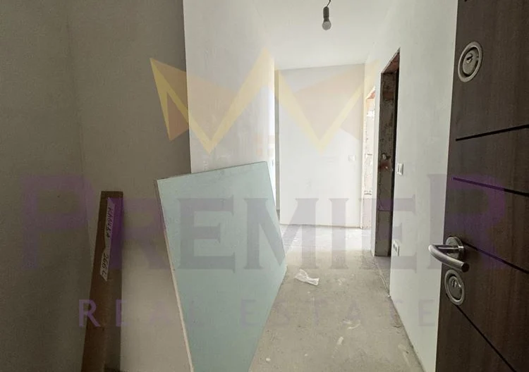 Панорамен тристаен апартамент до КЛЮЧ , кв. Бриз - - снимка 7 - Имоти Премиер