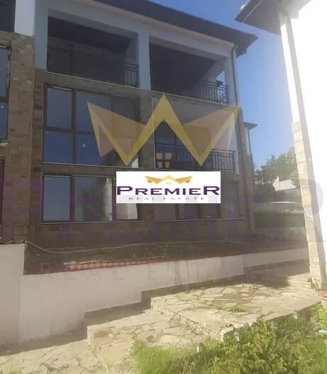 Панорамна къща в м-т Св.Никола -  - снимка 12 - Имоти Премиер