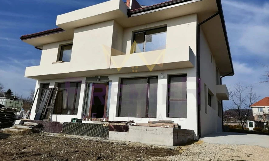 Панорамна Къща- ж.к. Изгрев -  - снимка 1 - Имоти Премиер