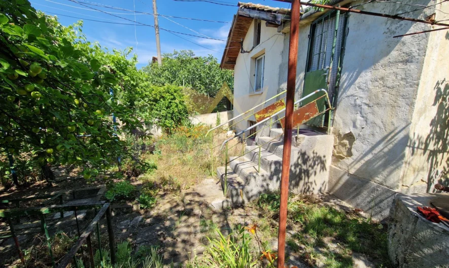 Парцел, 550кв. м-ст Планова, 250м. от главен път -  - снимка 3 - Имоти Премиер